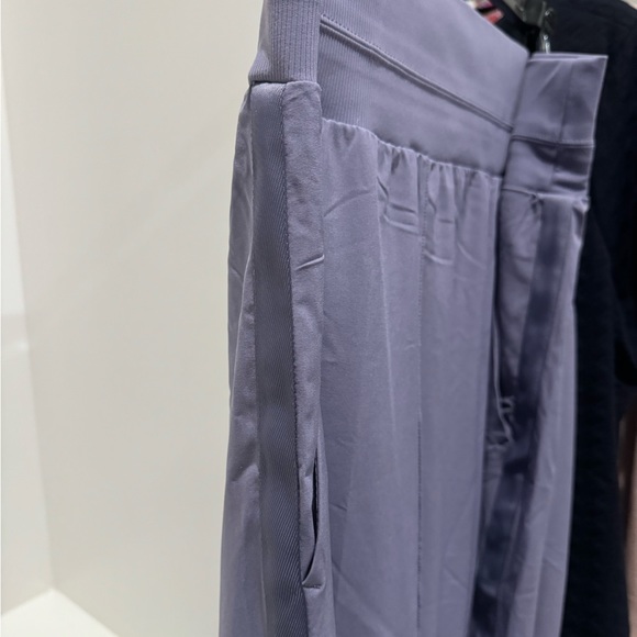 Athleta pants - Picture 2 of 4